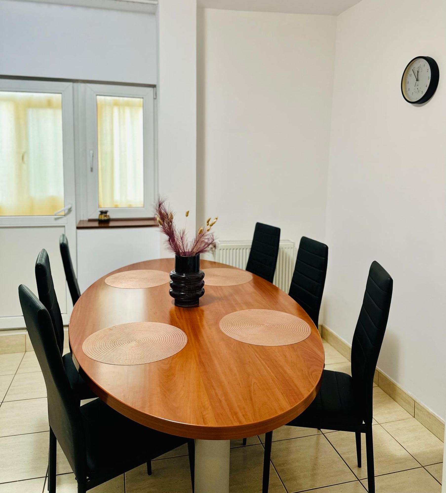 Tranquil Unirii Residence - Elegant & Spacious Living With Parking Steps From Parliament Bukarest Exterior foto